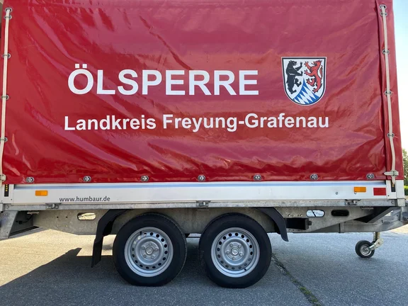 Ölsperre 1.jpg